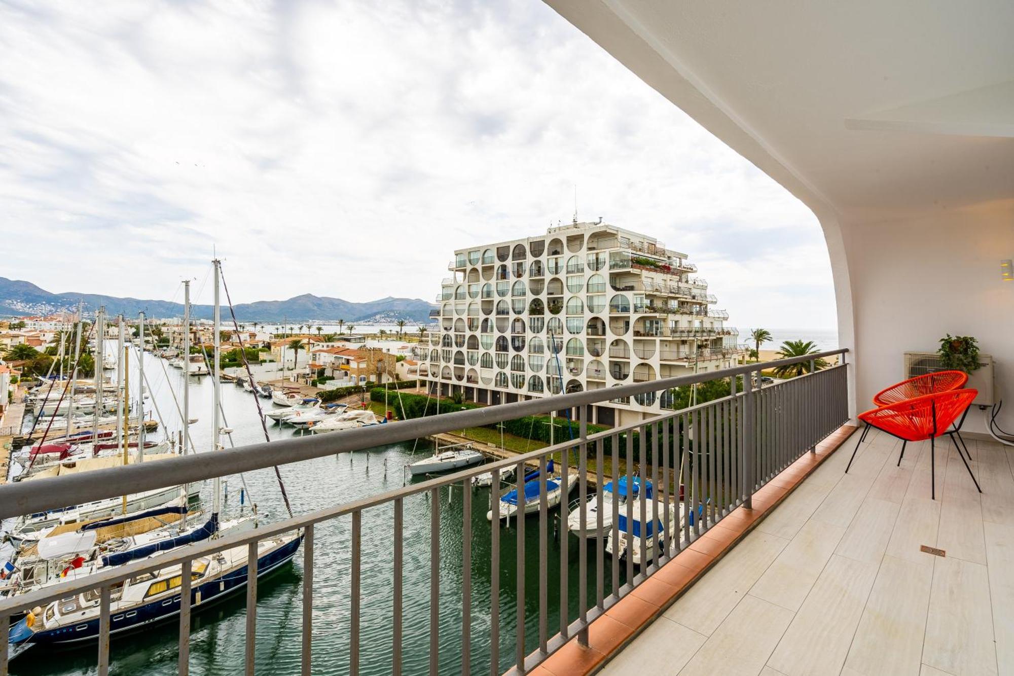 Apartamento Frente Al Canal Con Terraza Empuriabrava Exterior photo